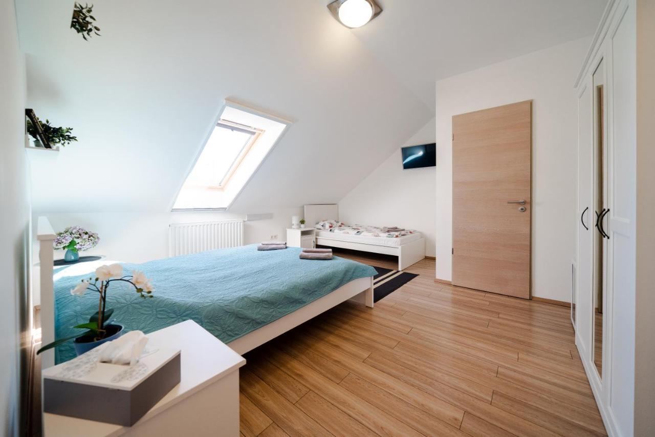 Guba Vendégház Győrújbarát Extérieur photo